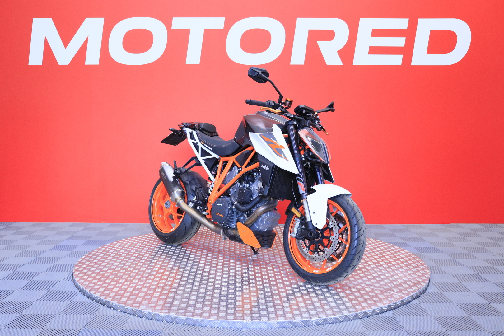 KTM - 1290 - Super Duke R // Spark / Powerparts / Shifter+ / Vakkari / MTC / ABS / Sisään ajettu! // - Moottoripyörä