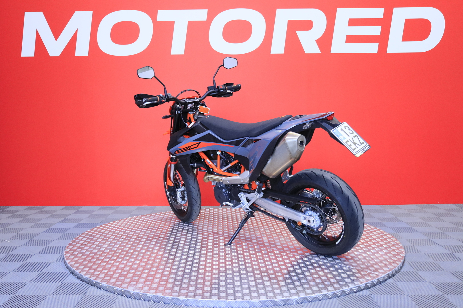 KTM - 690 - SMC-R // ABS / TC / Shifter / Fuel kit // - Moottoripyörä