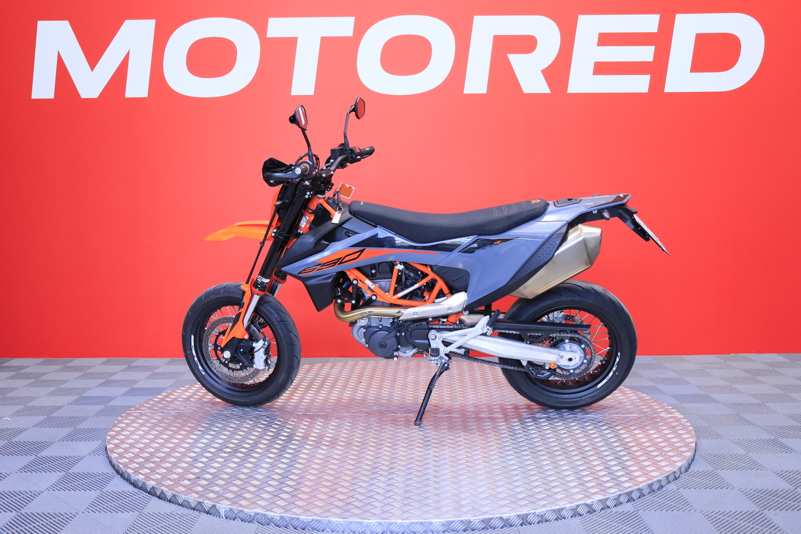 KTM - 690 - SMC-R // ABS / TC / Shifter / Fuel kit // - Moottoripyörä