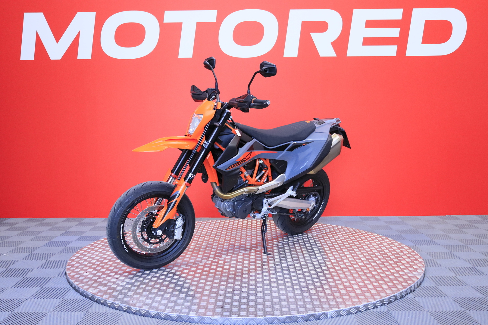 KTM - 690 - SMC-R // ABS / TC / Shifter / Fuel kit // - Moottoripyörä