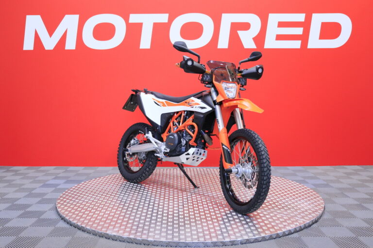 KTM - 690 - Enduro R // Juuri saapunut! / Wings / Lisävalot / TC // - Moottoripyörä