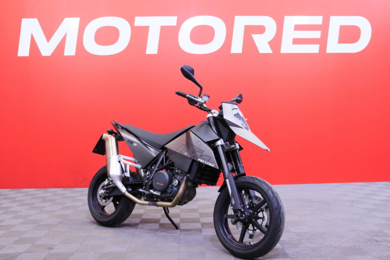 KTM - 690 - SM // Juuri saapunut! / 2.Om. Suomi-pyörä / Huoltokirja // - Moottoripyörä