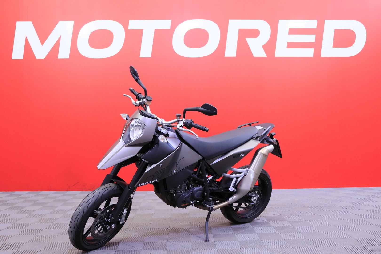 KTM - 690 - SM // 2.Om. Suomi-pyörä / Huoltokirja // - Moottoripyörä
