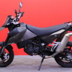 KTM - 690 - SM // 2.Om. Suomi-pyörä / Huoltokirja // - Moottoripyörä