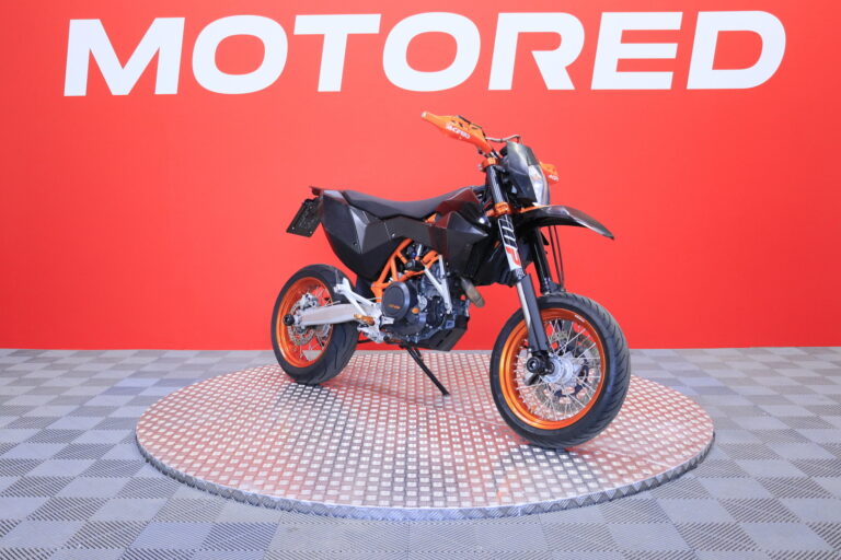KTM - 690 - SMC-R // Juuri saapunut! / Akrapovic / Powerparts/ hultokirja löytyy - Moottoripyörä