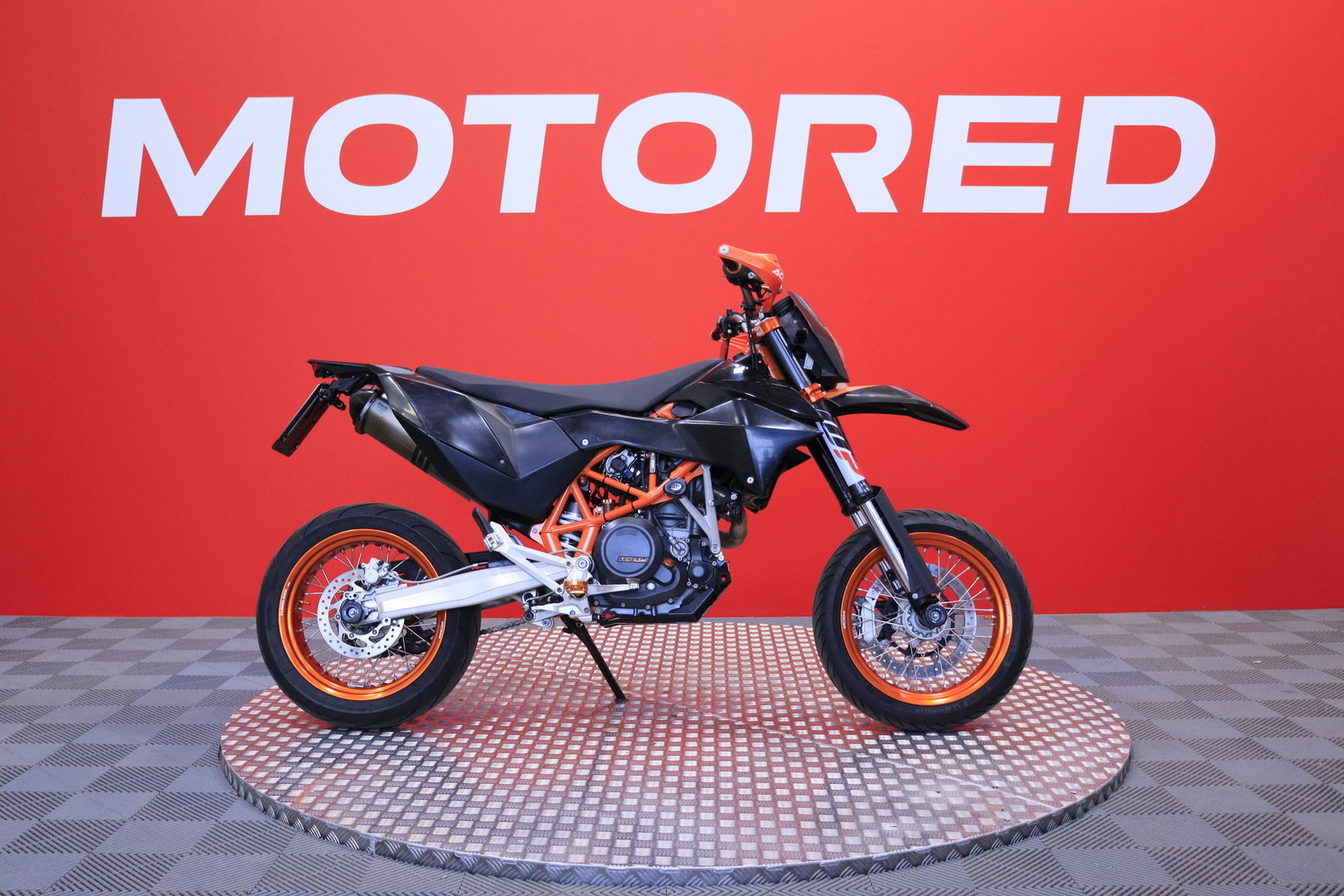 KTM - 690 - SMC-R // Akrapovic / Powerparts / Huoltokirja // - Moottoripyörä