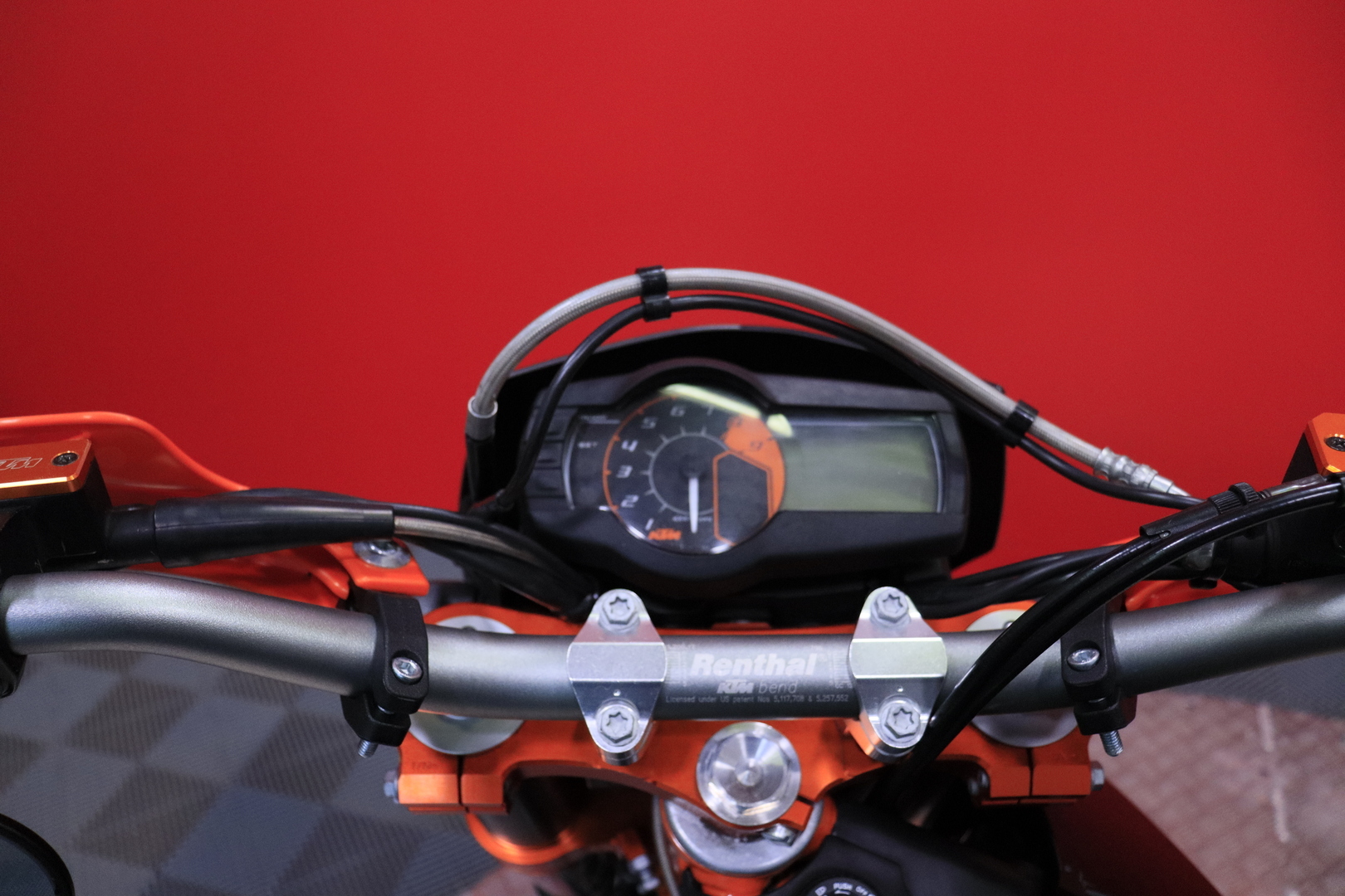 KTM - 690 - SMC-R // Akrapovic / Powerparts / Huoltokirja // - Moottoripyörä