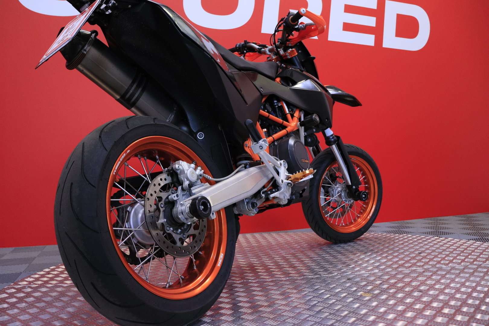 KTM - 690 - SMC-R // Akrapovic / Powerparts / Huoltokirja // - Moottoripyörä