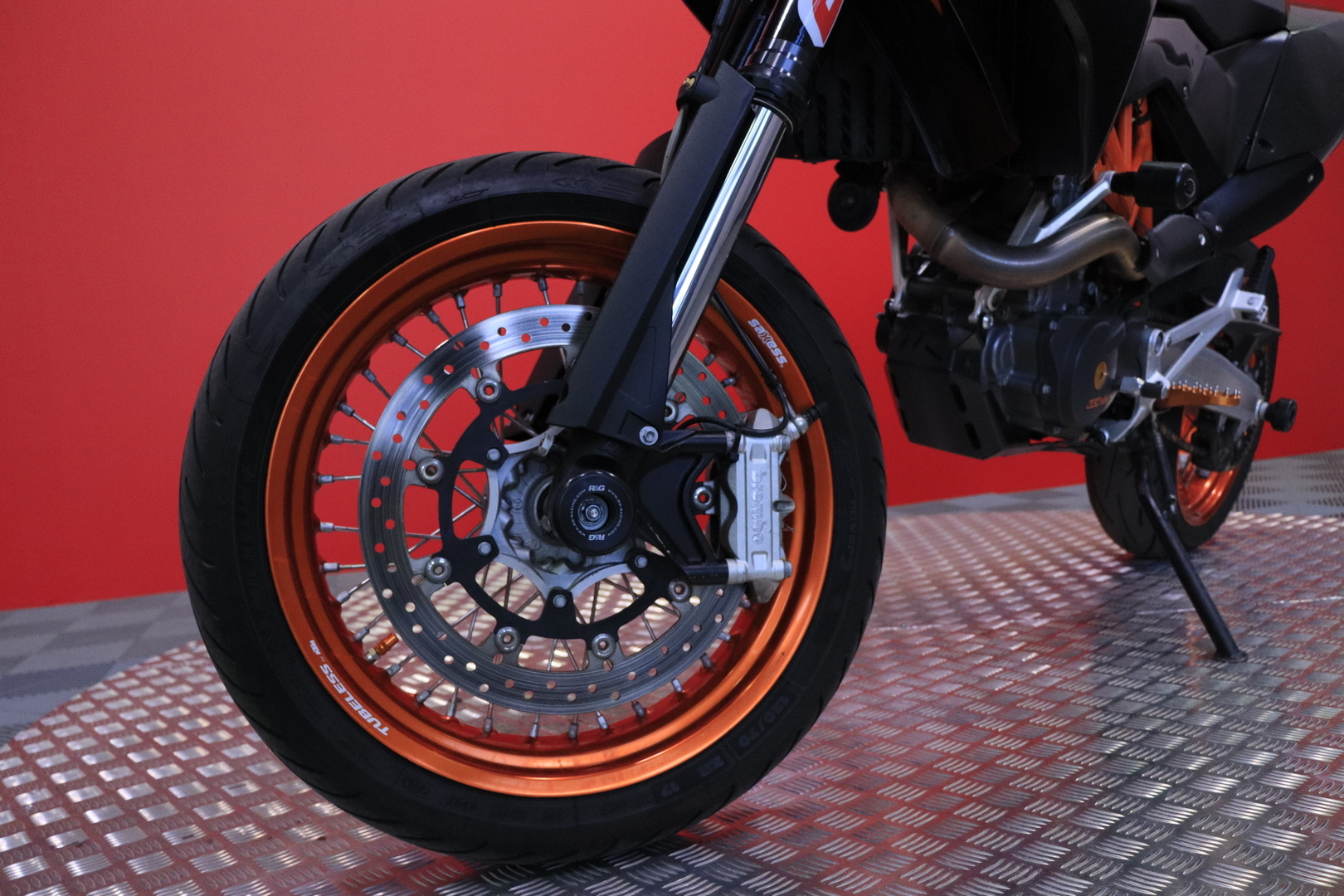 KTM - 690 - SMC-R // Akrapovic / Powerparts / Huoltokirja // - Moottoripyörä