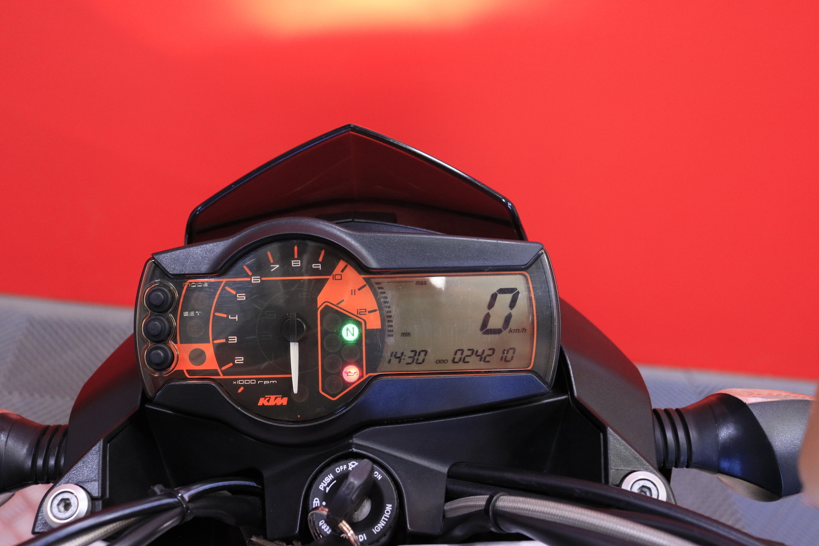 KTM - 990 - Super Duke // Juuri saapunut / Erittäin hieno / Sliparit / Huoltokirja // - Moottoripyörä