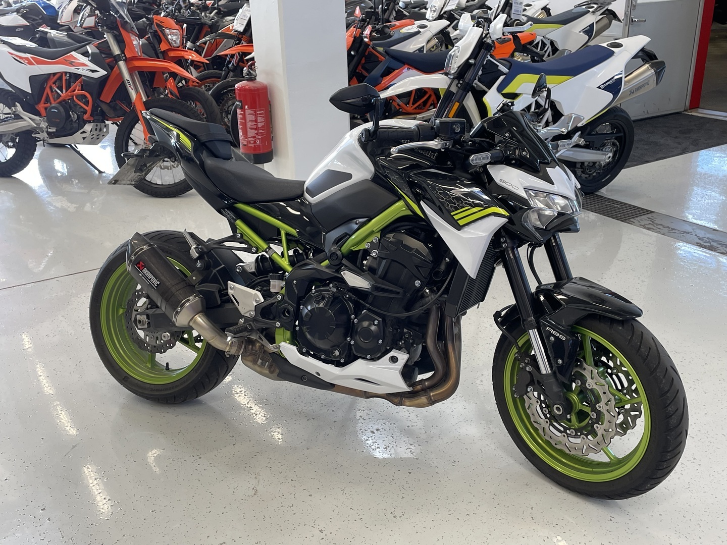 Kawasaki - Z - 900 // Akrapovic / Juuri tullut! // - Moottoripyörä