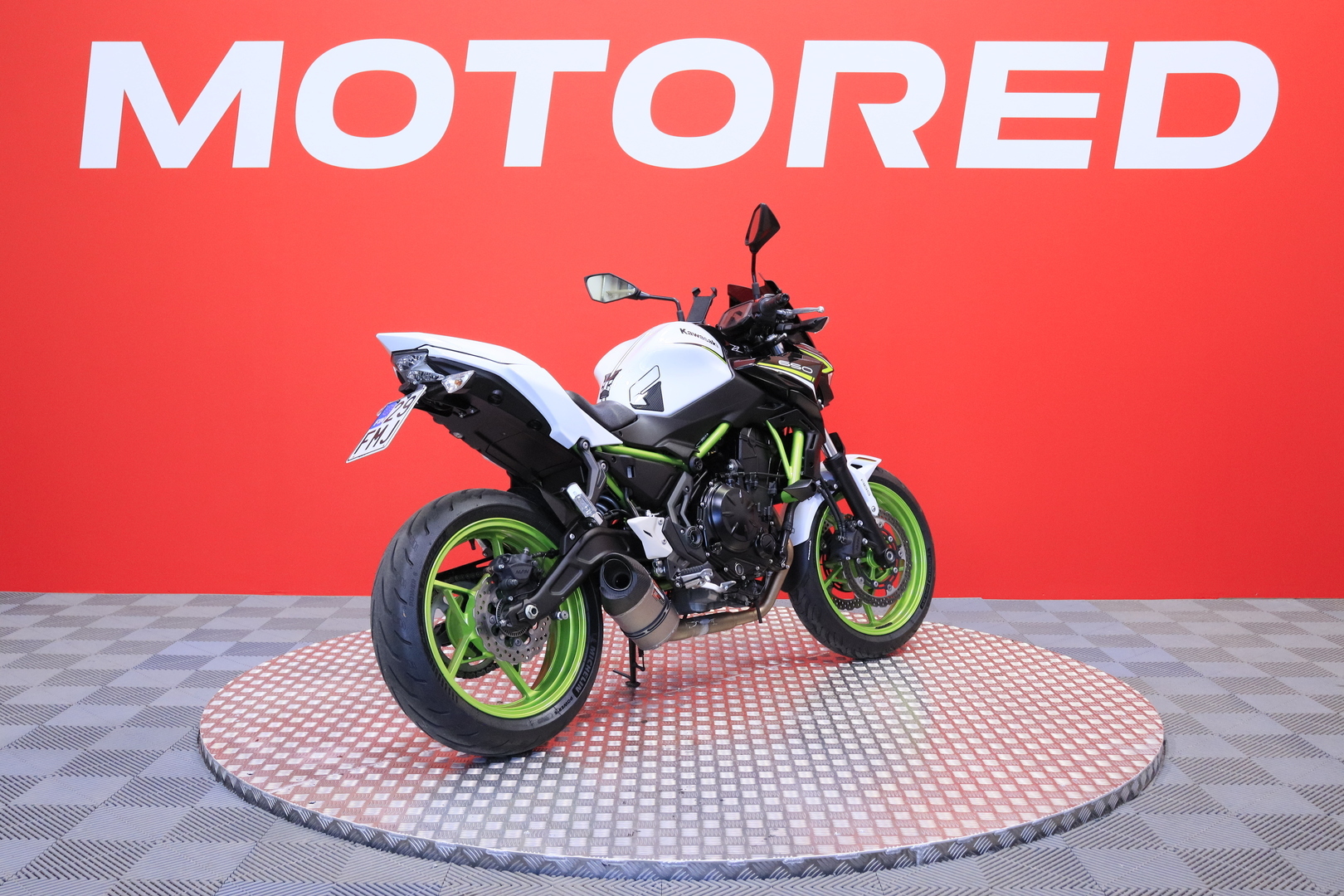 Kawasaki - Z - 650 // Yoshimura / ABS / TFT / Huoltokirja // - Moottoripyörä