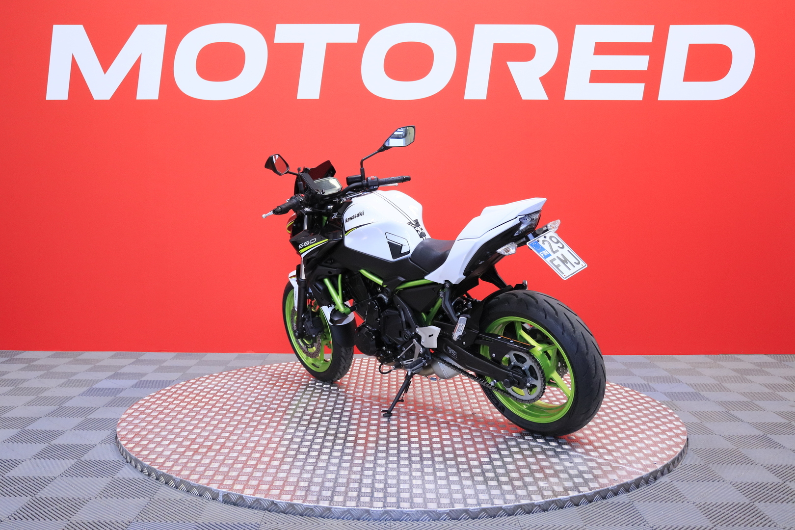 Kawasaki - Z - 650 // Yoshimura / ABS / TFT / Huoltokirja // - Moottoripyörä
