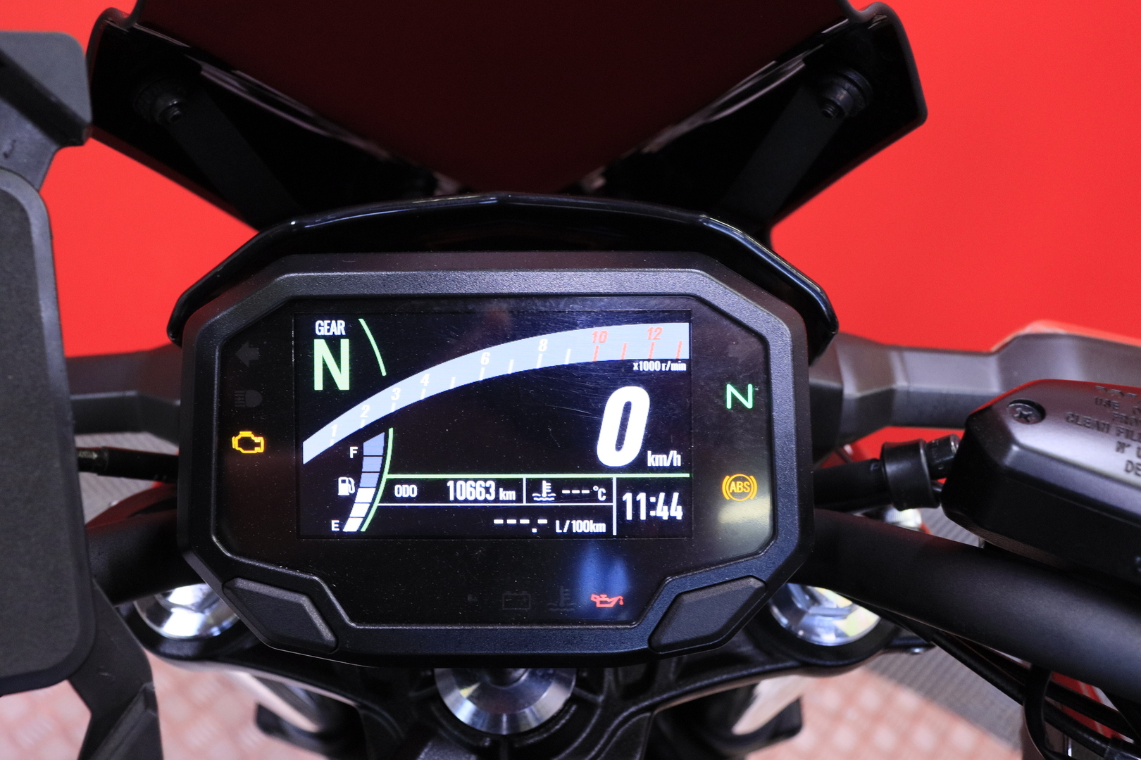 Kawasaki - Z - 650 // Yoshimura / ABS / TFT / Huoltokirja // - Moottoripyörä