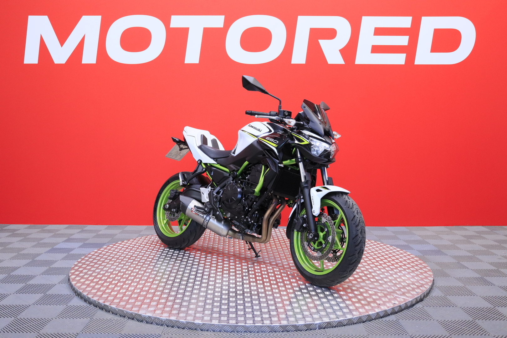 Kawasaki - Z - 650 // Yoshimura / ABS / TFT / Huoltokirja // - Moottoripyörä