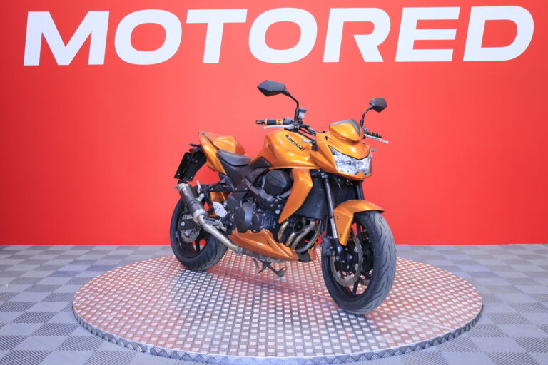 Kawasaki - Z - 750 // Suomi-pyörä / Huoltokirja / MIVV // - Moottoripyörä