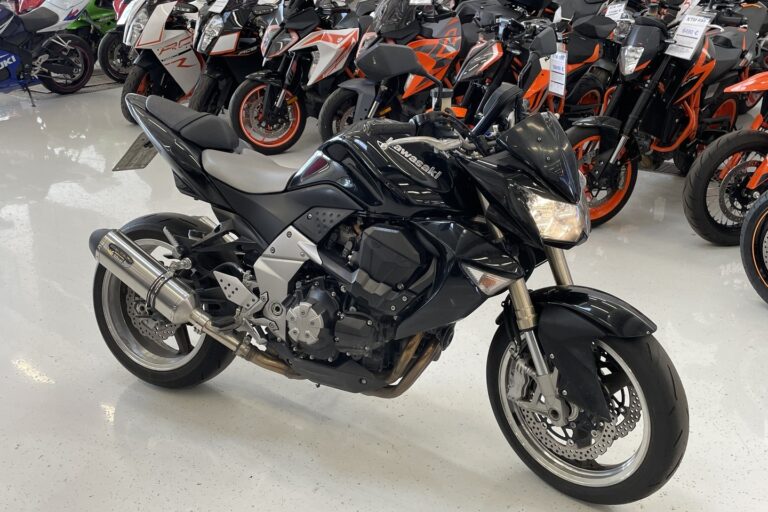 Kawasaki - Z - 1000 // Suomi-pyörä / Putkisto / Juuri saapunut // - Moottoripyörä