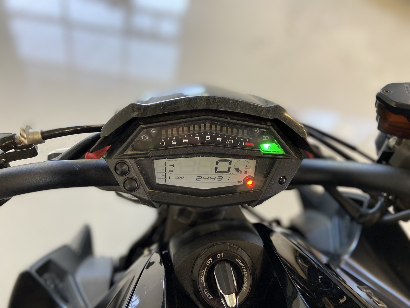 Kawasaki - Z - 1000 // Huoltokirja / Suomi-pyörä / SC-project // - Moottoripyörä