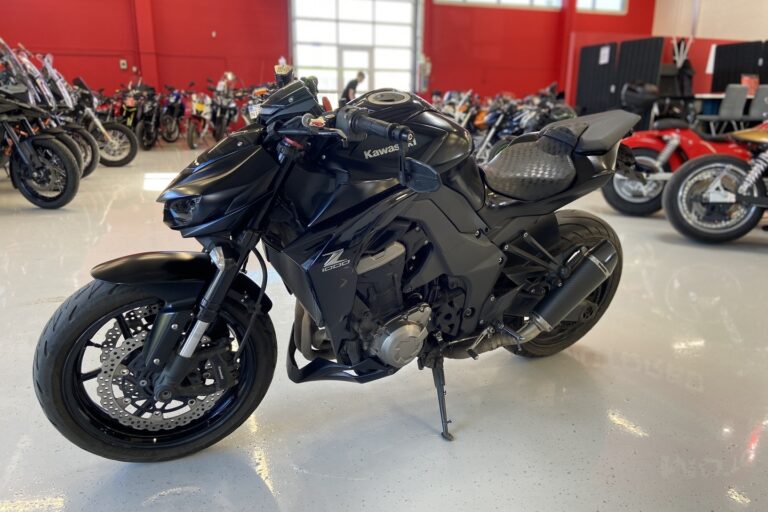 Kawasaki - Z - 1000 // Huoltokirja / Suomi-pyörä / SC-project // - Moottoripyörä