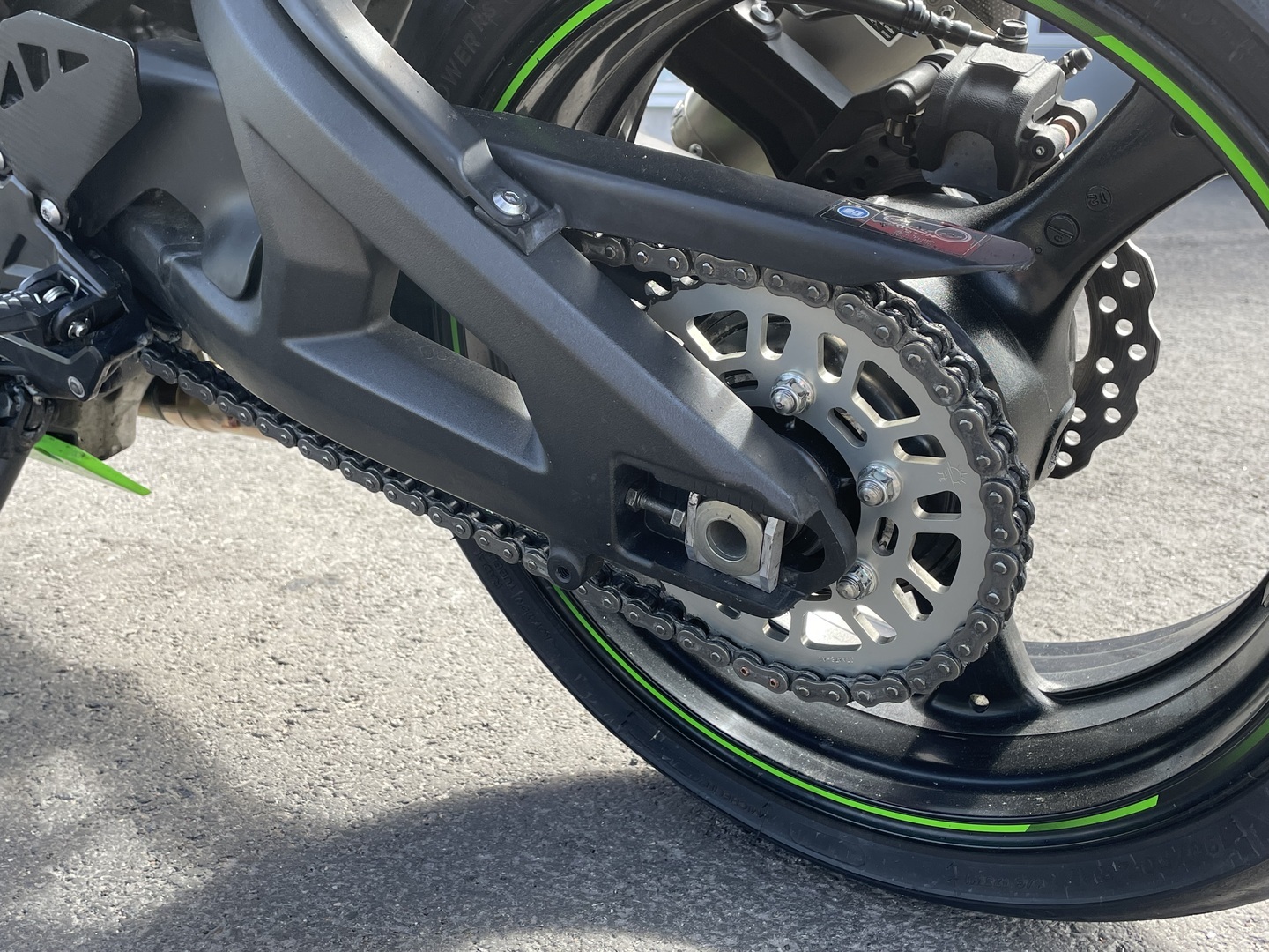Kawasaki - ZX-10R - // Akrapovic / Öhlins ohjausiskari / Huoltokirja // - Moottoripyörä