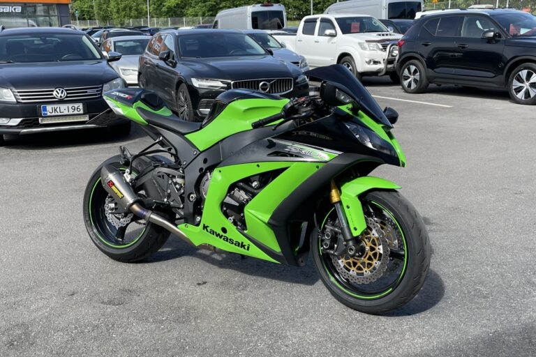 Kawasaki - ZX-10R - // Akrapovic / Öhlins ohjausiskari / Huoltokirja // - Moottoripyörä