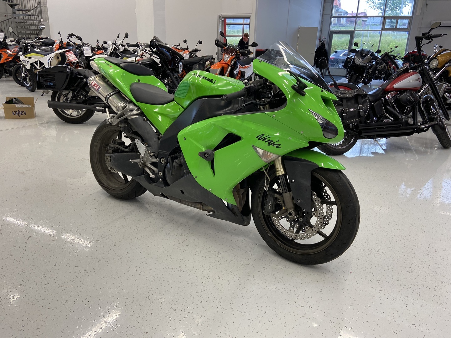 Kawasaki - ZX-10R - // Yoshimura / Öhlins / 2x-avain // - Moottoripyörä