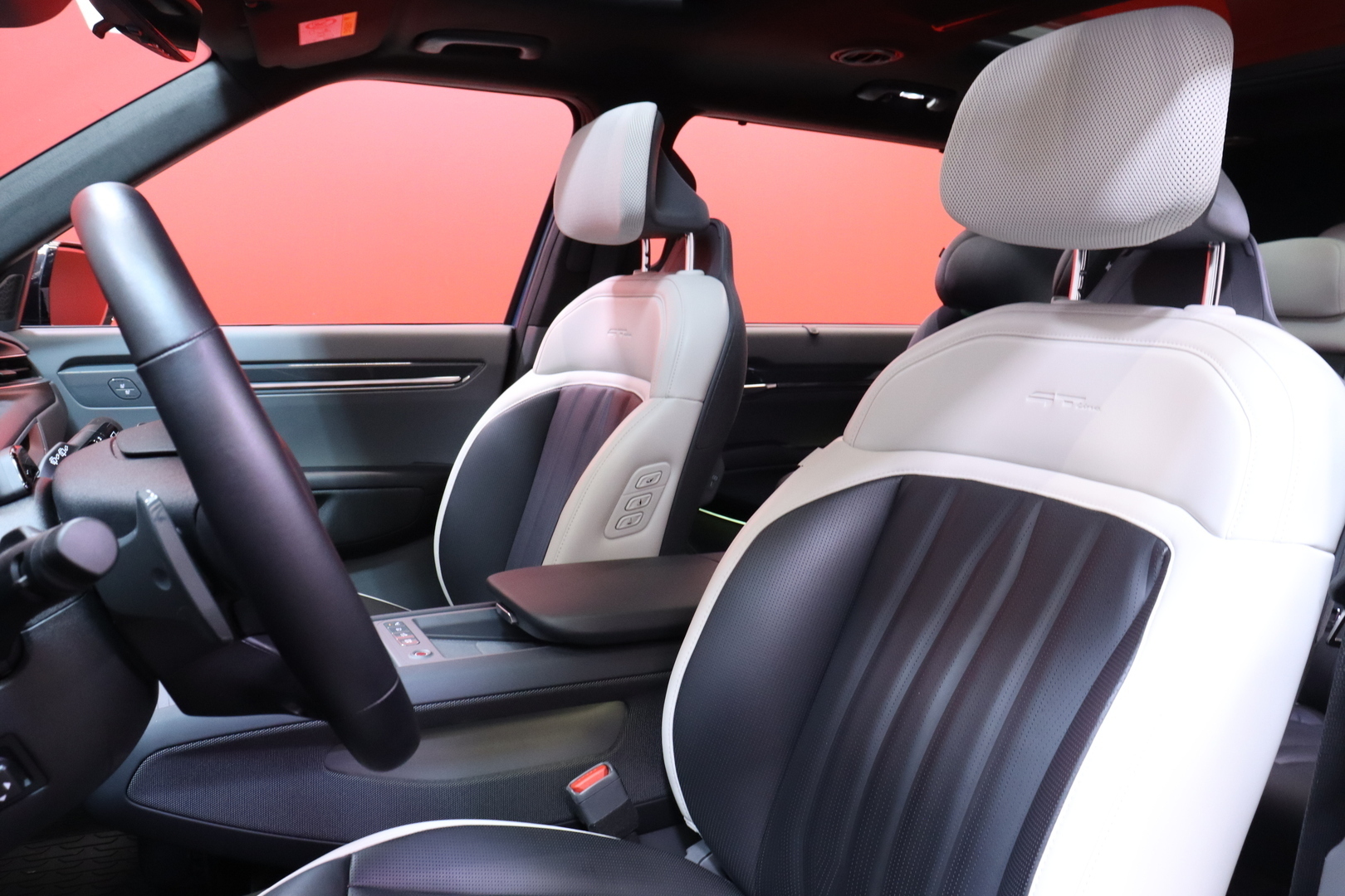 Kia - EV9 - GT-Line AWD 99,8kWh 384hv 7P 1st Edition // 360° / HUD / Panorama / Ilmastoidut penkit / LED / Meridian / Nahkapenkit // - Maastoauto