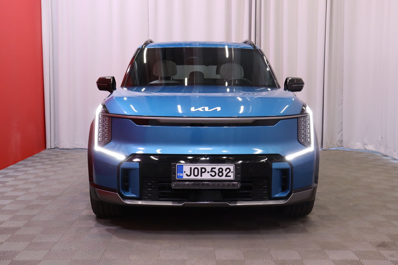 Kia - EV9 - GT-Line AWD 99,8kWh 384hv 7P 1st Edition // 360° / HUD / Panorama / Ilmastoidut penkit / LED / Meridian / Nahkapenkit // - Maastoauto
