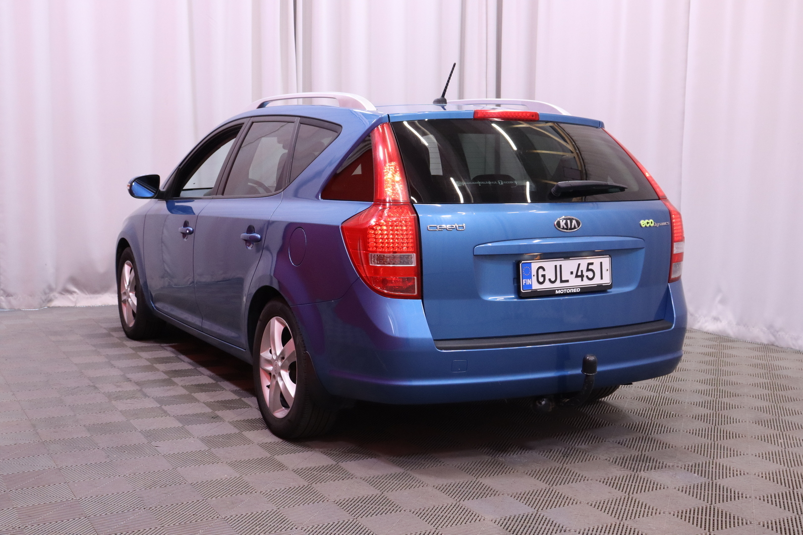 Kia - cee'd - 1,6 ISG Active SW EcoDynamics // Radio / Vakkari / Autom.ilmastointi / Lohko + sisähaara // - Farmari