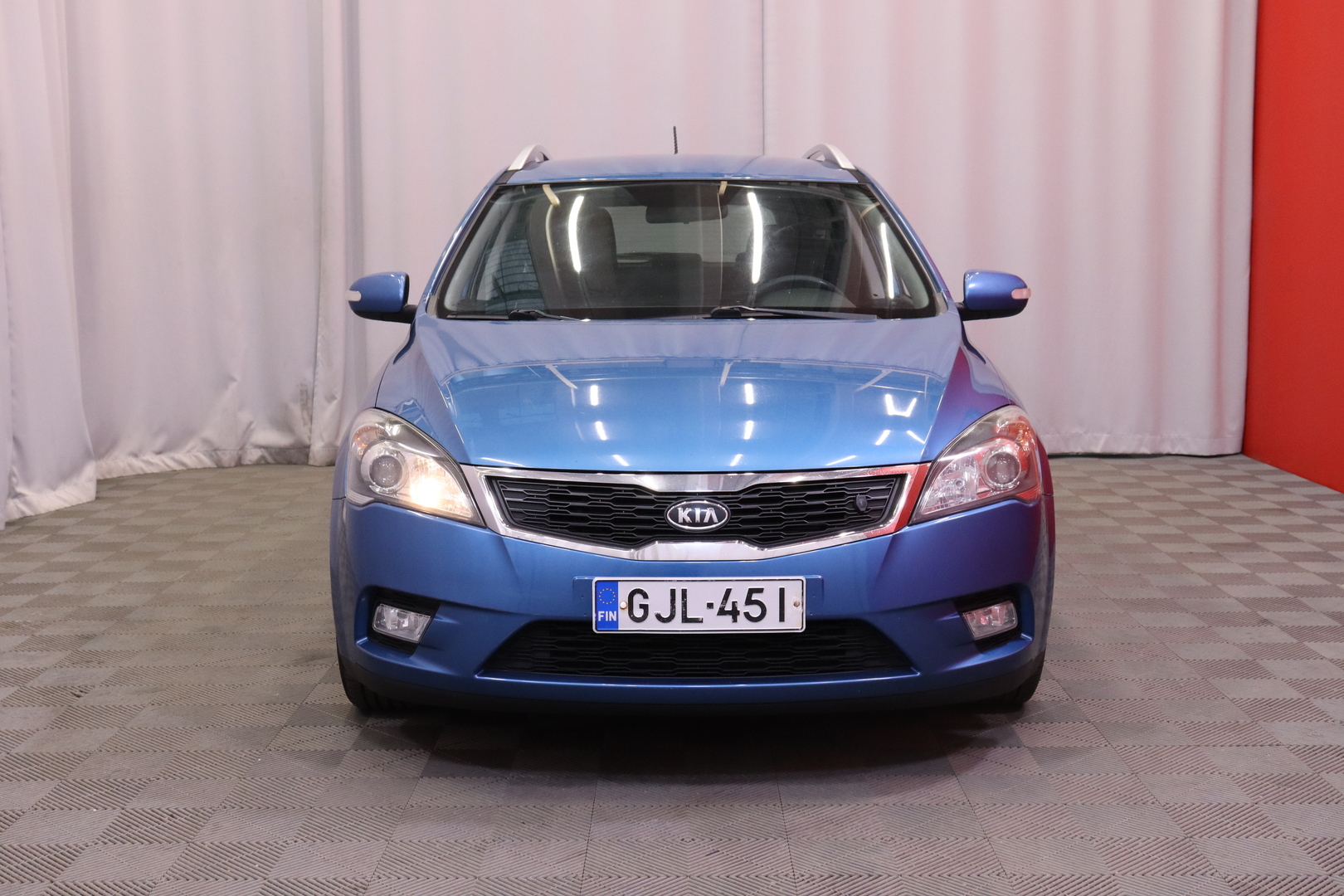 Kia - cee'd - 1,6 ISG Active SW EcoDynamics // Radio / Vakkari / Autom.ilmastointi / Lohko + sisähaara // - Farmari