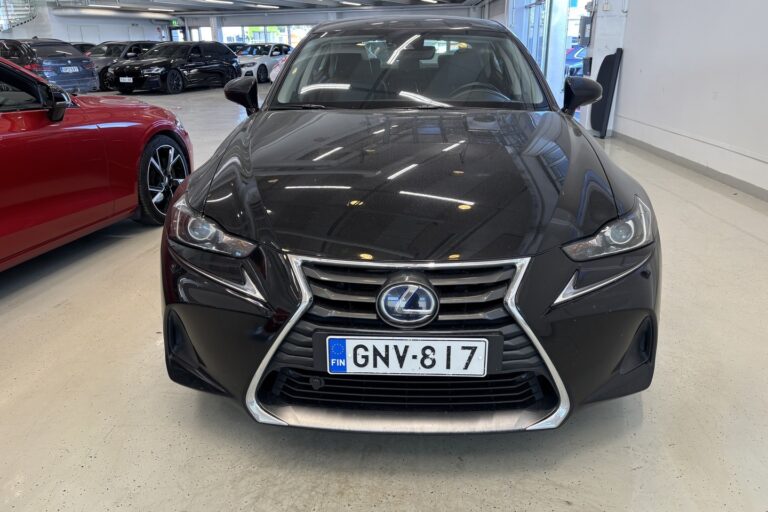 Lexus IS