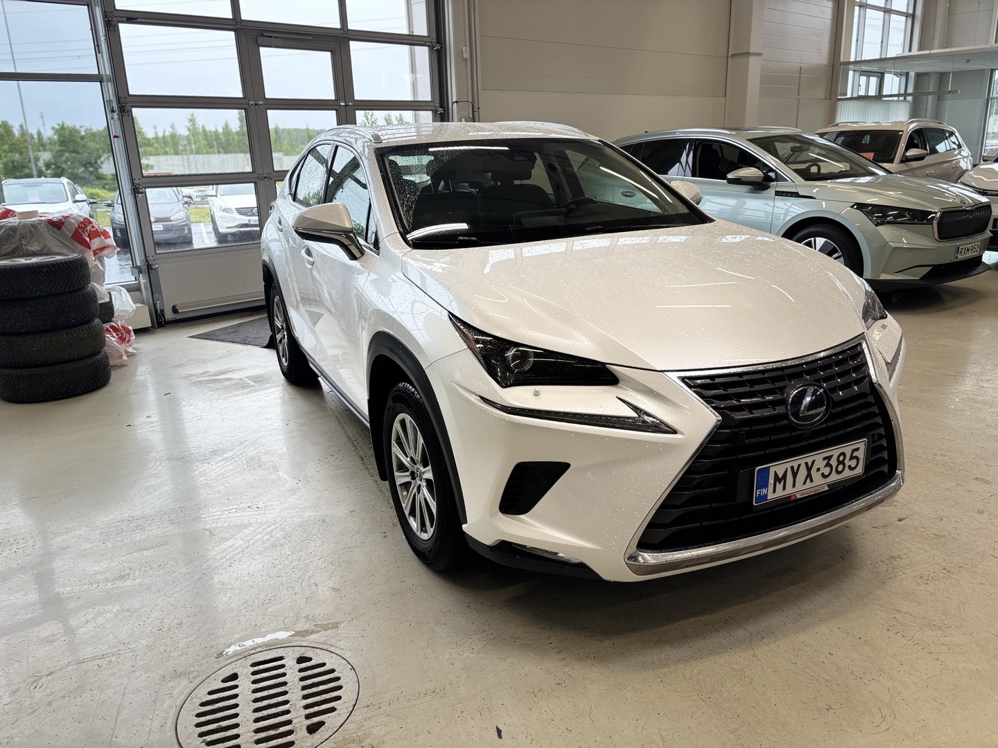 Lexus - NX - 300h AWD Business Edition - Maastoauto