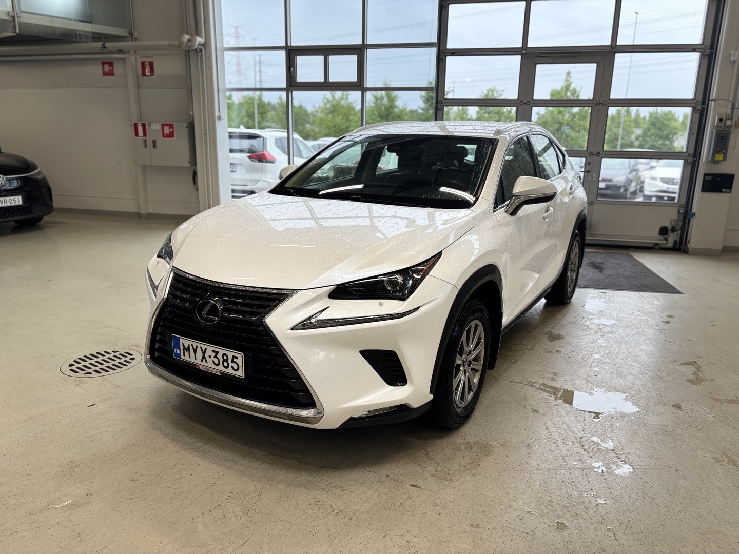 Lexus - NX - 300h AWD Business Edition - Maastoauto
