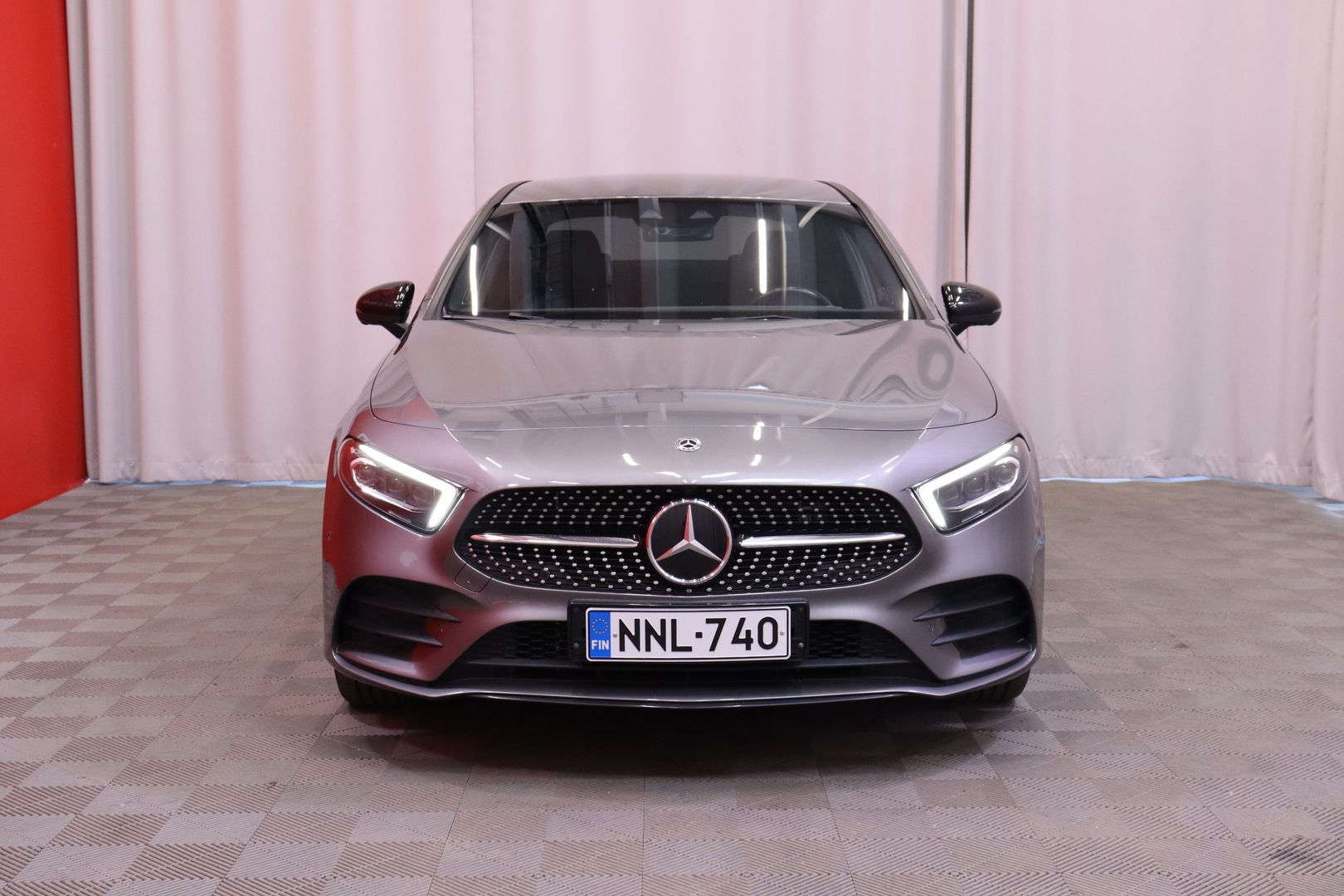 Mercedes-Benz - A - 250 e Sedan AMG // DTR+ / Blis / Burmester / 360° / Widescreen / Multibeam / Keyless / Navi // - Sedan