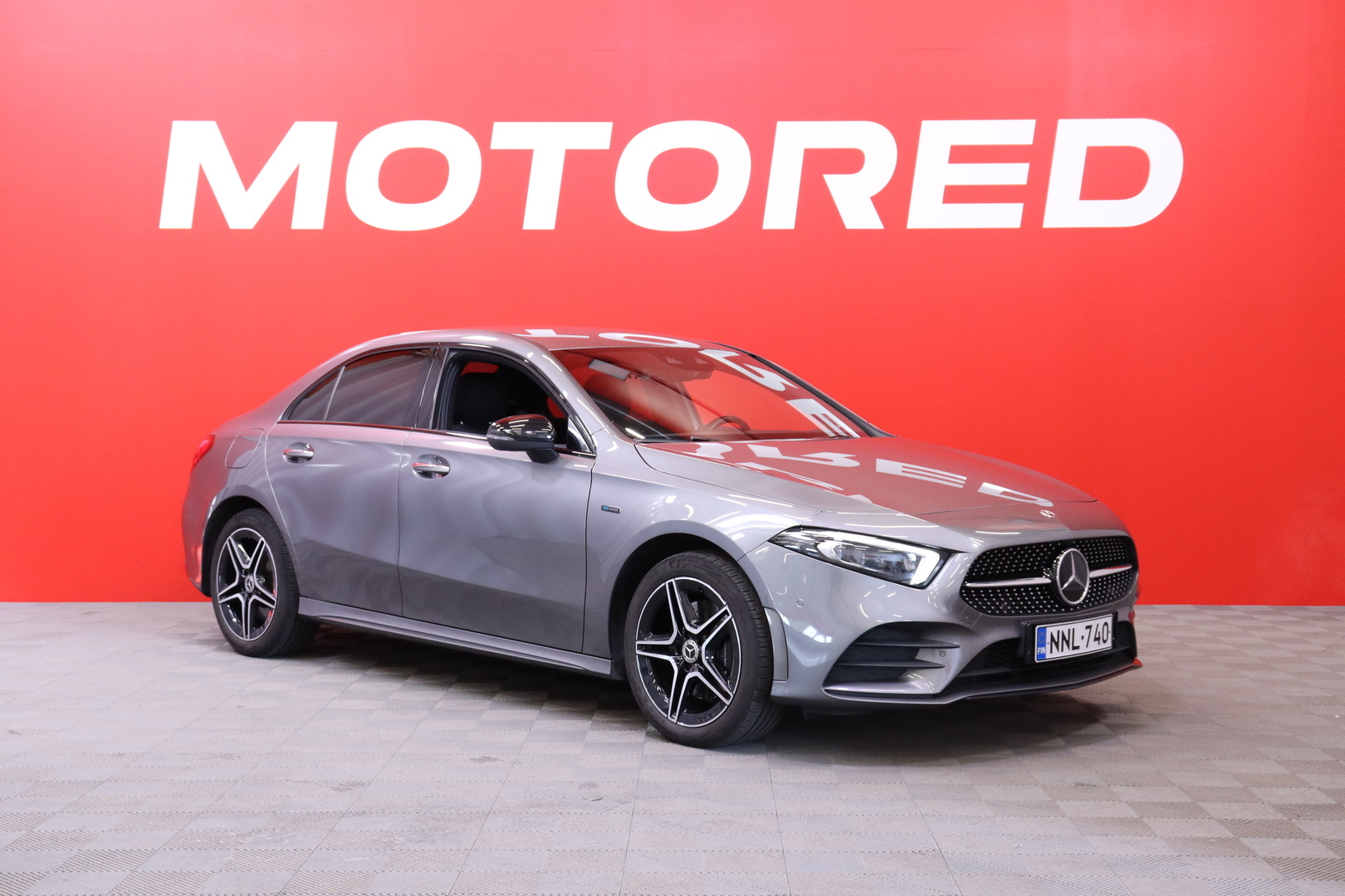Mercedes-Benz - A - 250 e Sedan AMG // DTR+ / Blis / Burmester / 360° / Widescreen / Multibeam / Keyless / Navi // - Sedan