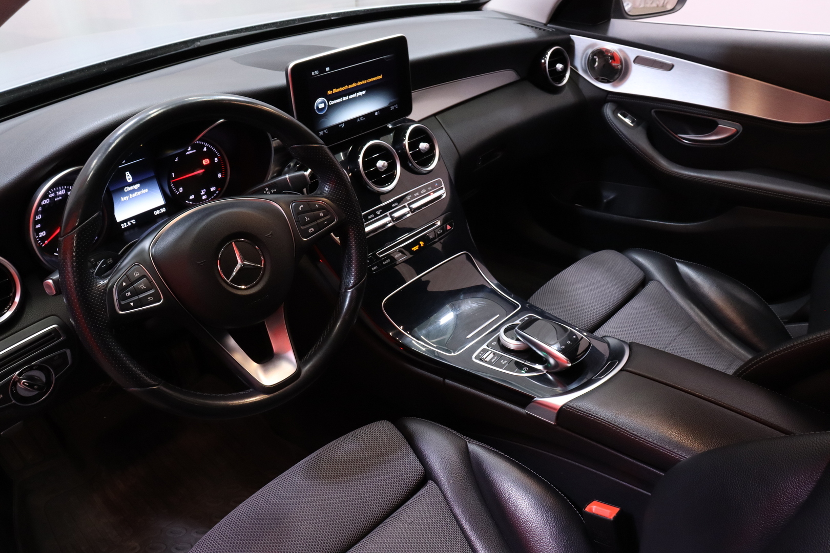 Mercedes-Benz - C - 220 BlueTEC Farmari // Pysäköintitutkat / Vakkari / Peruutuskamera / Lohko+Sisäpistoke / Navi / ILS / 2x renkaat // - Farmari