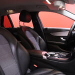 Mercedes-Benz - C - 220 BlueTEC Farmari // Pysäköintitutkat / Vakkari / Peruutuskamera / Lohko+Sisäpistoke / Navi / ILS / 2x renkaat // - Farmari