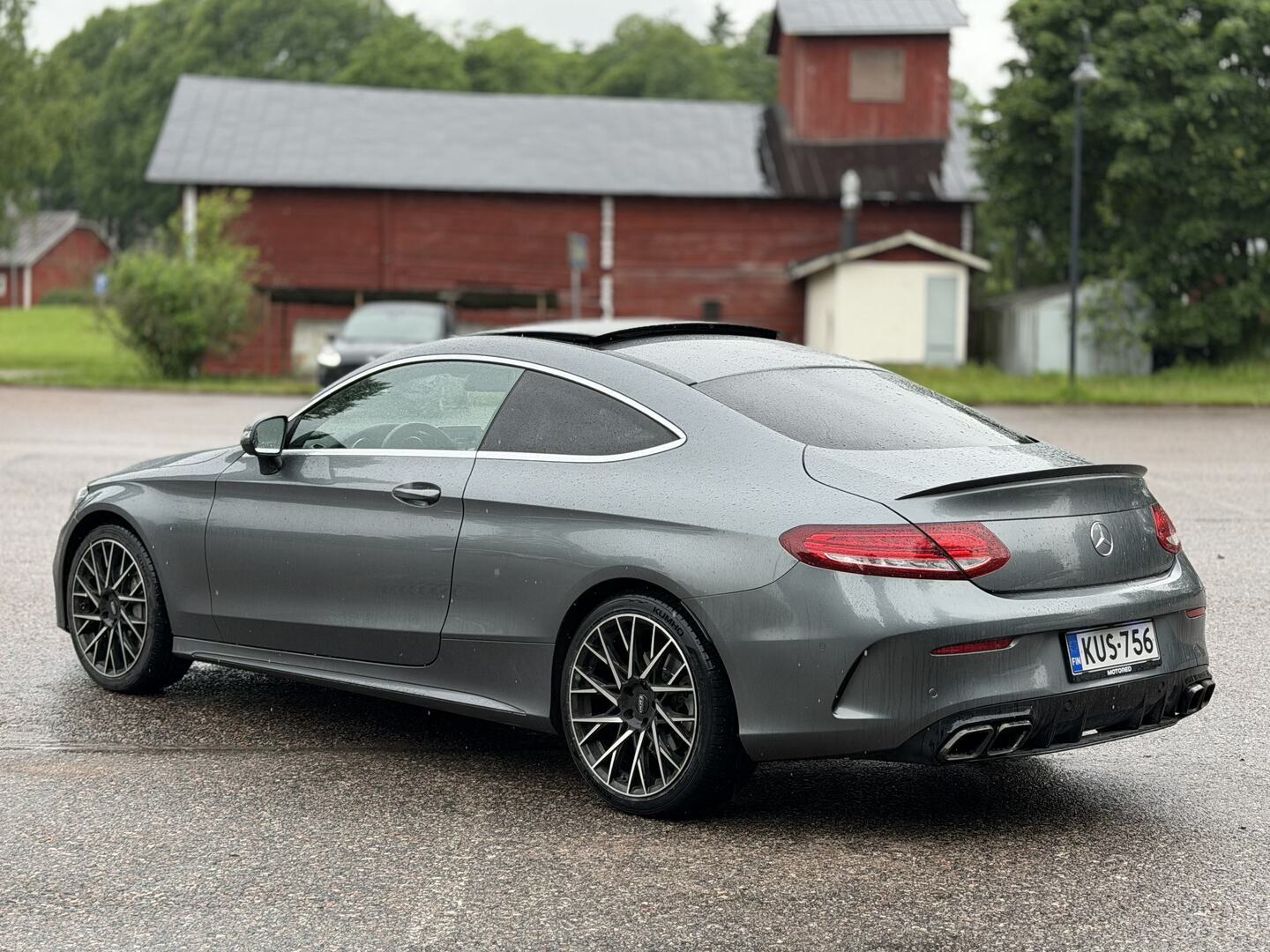 Mercedes-Benz - C - 300 Coupe AMG // Panorama / ILS / Burmester / Nahkasisusta / Sport putkisto / Lohko+sisälämmitin // - Coupe