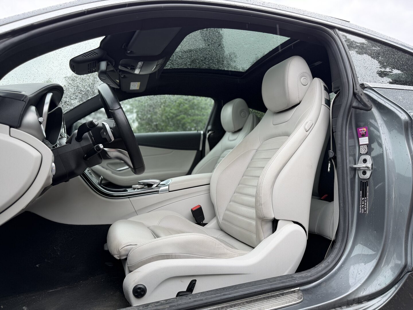 Mercedes-Benz - C - 300 Coupe AMG // Panorama / ILS / Burmester / Nahkasisusta / Sport putkisto / Lohko+sisälämmitin // - Coupe