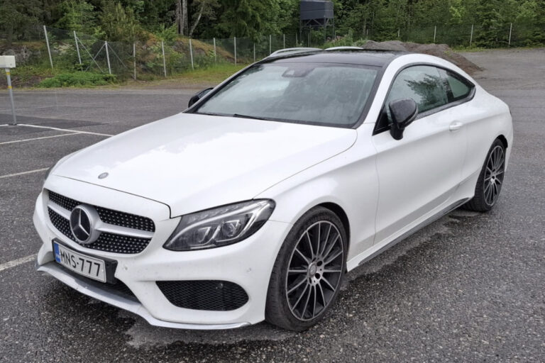 Mercedes-Benz - C - 220 d Coupé A AMG - Coupe