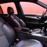 Mercedes-Benz - C - 250 CDI 4MATIC A // Amg Paketti / Sportti penkit / P.Tutka / Bluetooth / Bi-Xenon / Puolinahkasisusta // - Farmari
