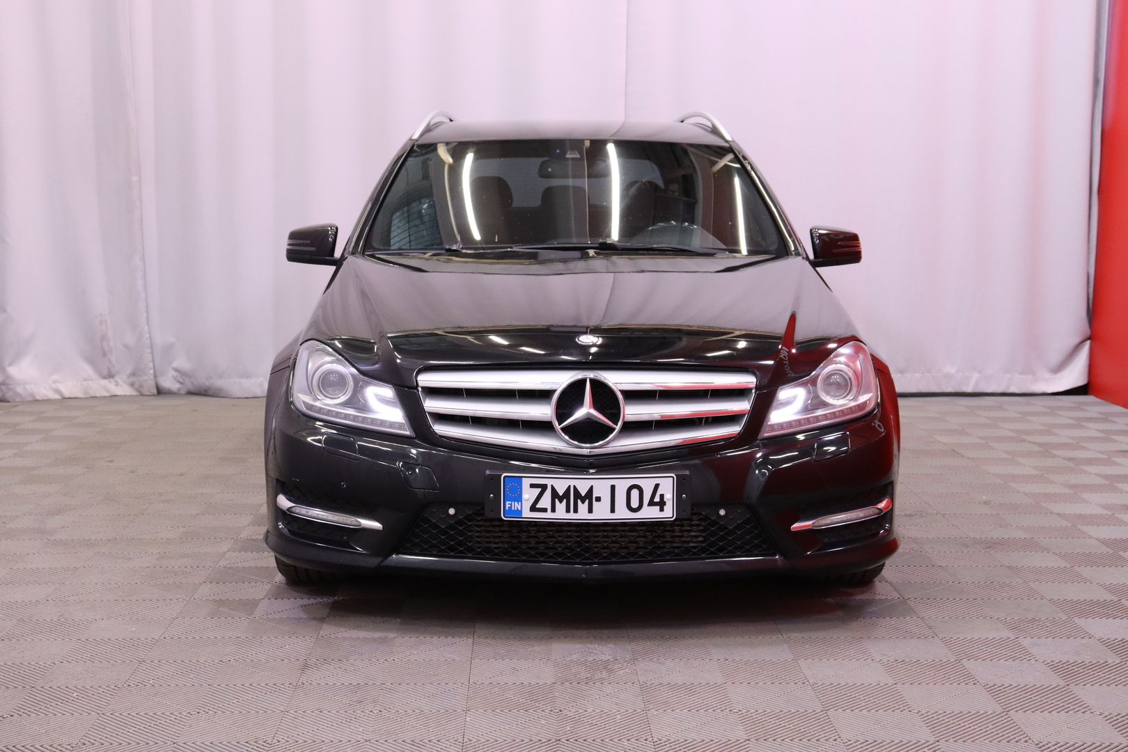 Mercedes-Benz - C - 250 CDI 4MATIC A // Amg Paketti / Sportti penkit / P.Tutka / Bluetooth / Bi-Xenon / Puolinahkasisusta // - Farmari