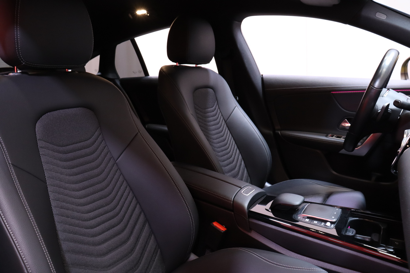 Mercedes-Benz - CLA - 250 e A Shooting Brake Business Edition // 1-om Suomi-auto / Merkkihuollettu / Distronic / Multibeam / Koukku // - Farmari