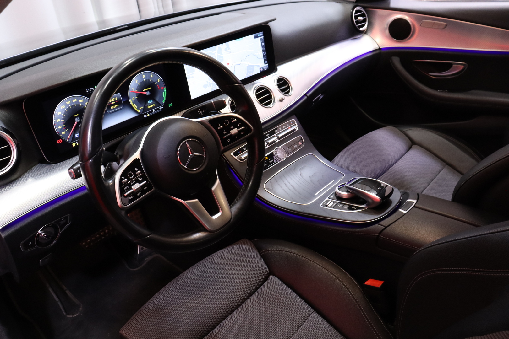 Mercedes-Benz - E - 300 de A Business AMG Edition EQ Power // Widescreen / Koukku / LED ajovalot / BLIS / MBUX navi // - Sedan