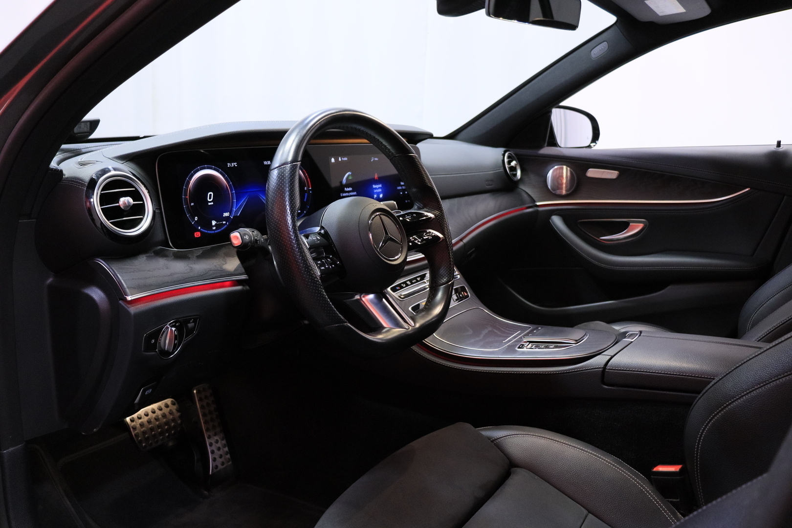 Mercedes-Benz - E - 300 de 4MATIC T A Business AMG EQ Power // Burmester / Multibeam LED / Vetokoukku / Lohko / Widescreen / Night paketti / - Farmari