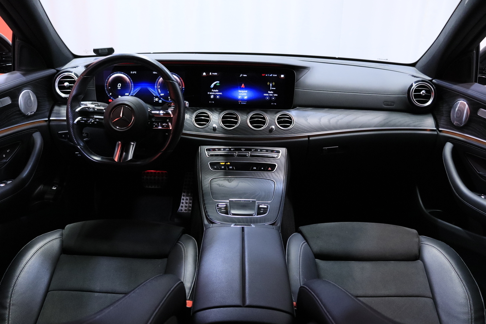 Mercedes-Benz - E - 300 de 4MATIC T A Business AMG EQ Power // Burmester / Multibeam LED / Vetokoukku / Lohko / Widescreen / Night paketti / - Farmari