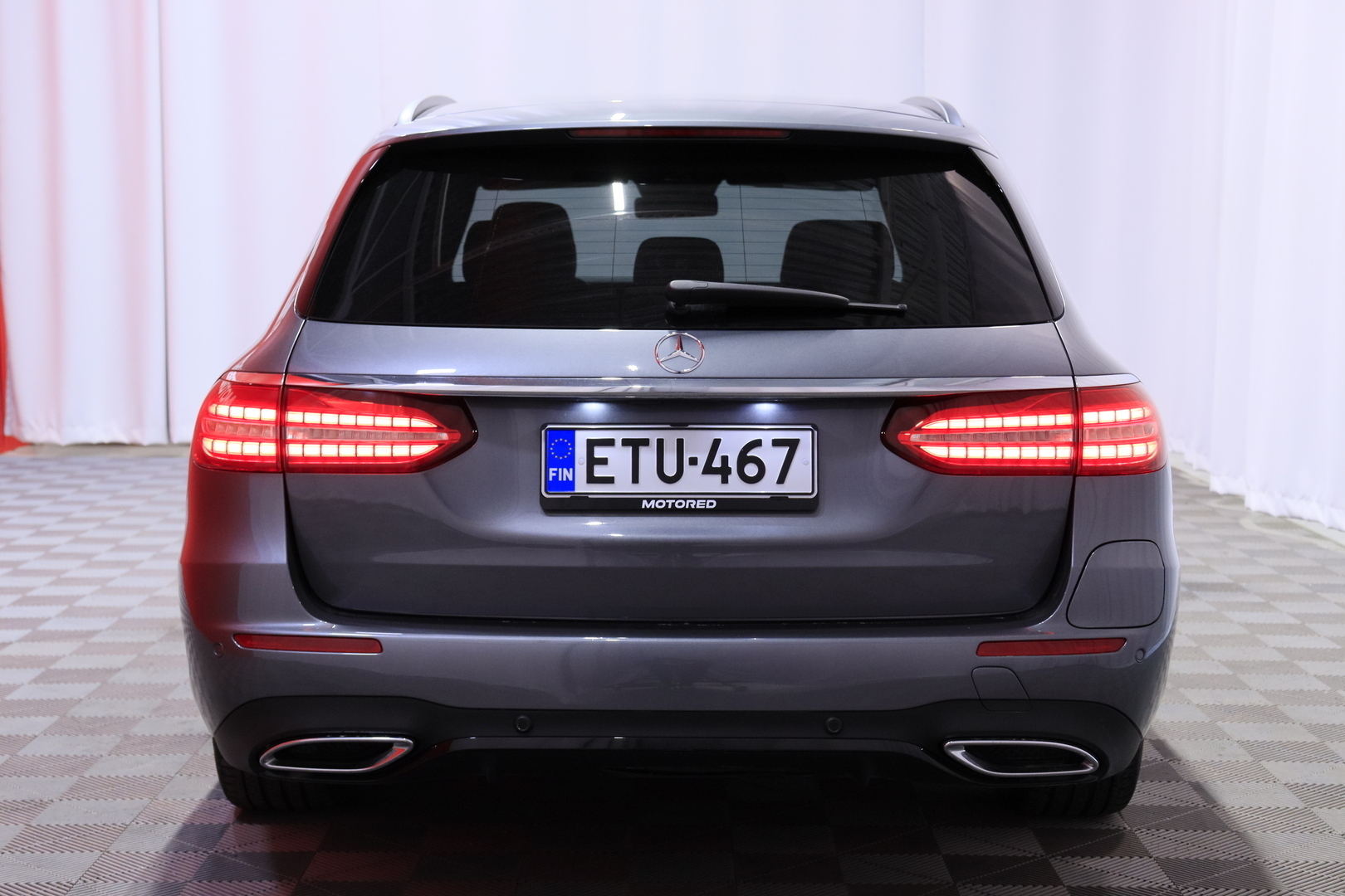 Mercedes-Benz - E - 300 de 4MATIC T A Business AMG EQ Power // Burmester / Multibeam LED / Vetokoukku / Lohko / Widescreen / Night paketti / - Farmari