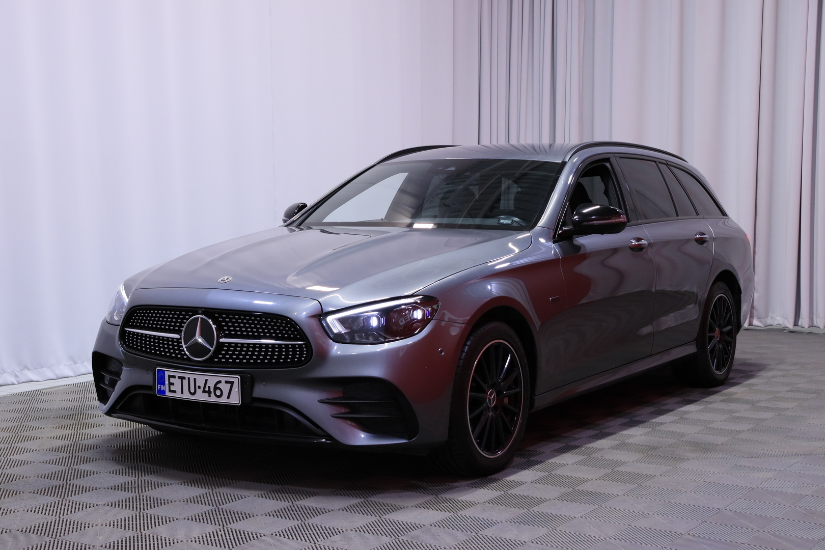 Mercedes-Benz - E - 300 de 4MATIC T A Business AMG EQ Power // Burmester / Multibeam LED / Vetokoukku / Lohko / Widescreen / Night paketti / - Farmari