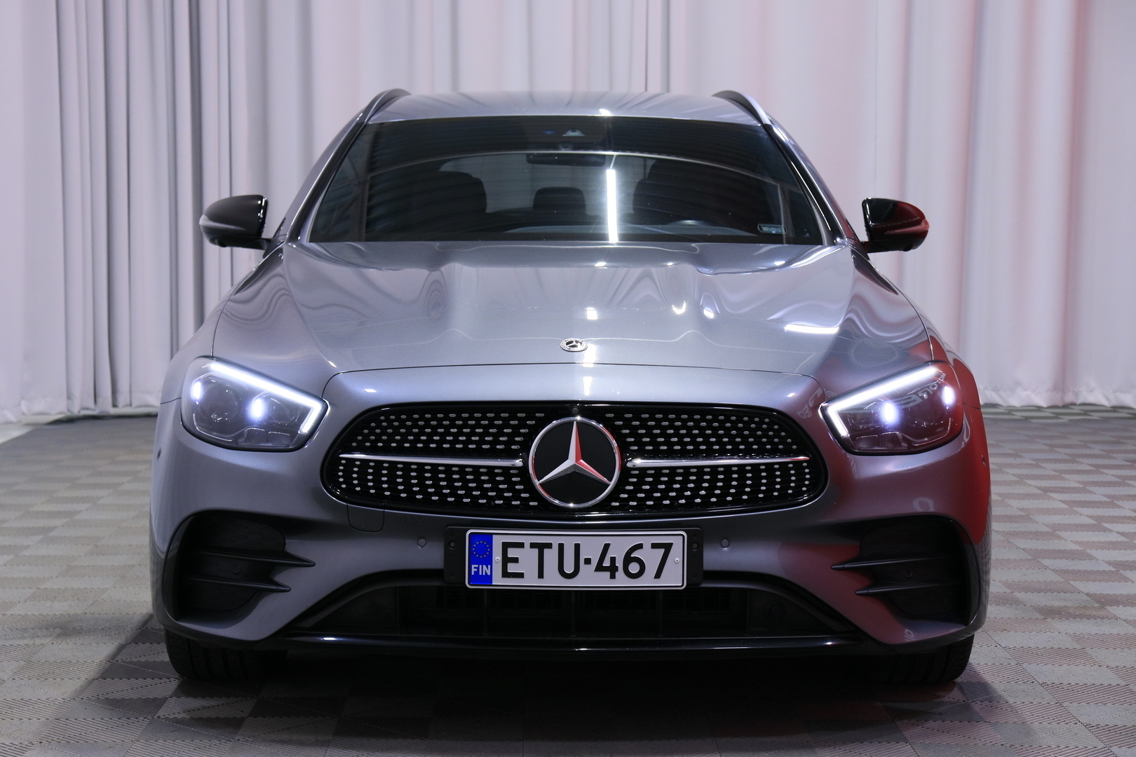 Mercedes-Benz - E - 300 de 4MATIC T A Business AMG EQ Power // Burmester / Multibeam LED / Vetokoukku / Lohko / Widescreen / Night paketti / - Farmari
