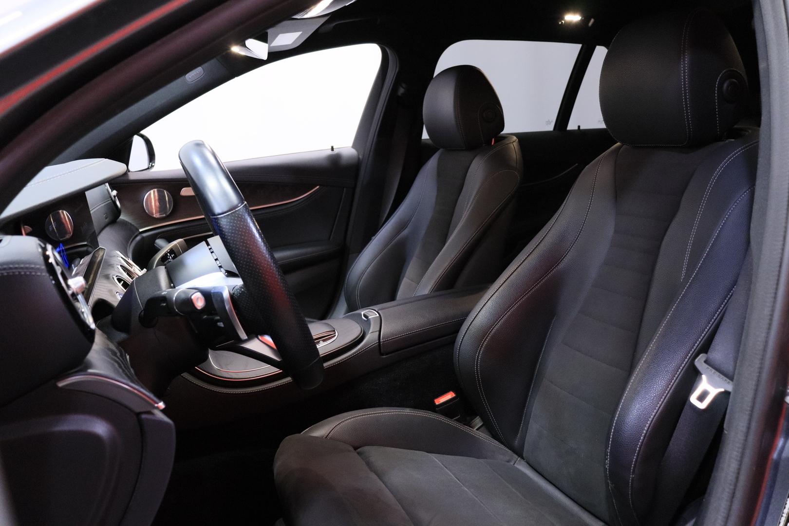 Mercedes-Benz - E - 300 de 4MATIC T A Business AMG EQ Power // Burmester / Multibeam LED / Vetokoukku / Lohko / Widescreen / Night paketti / - Farmari
